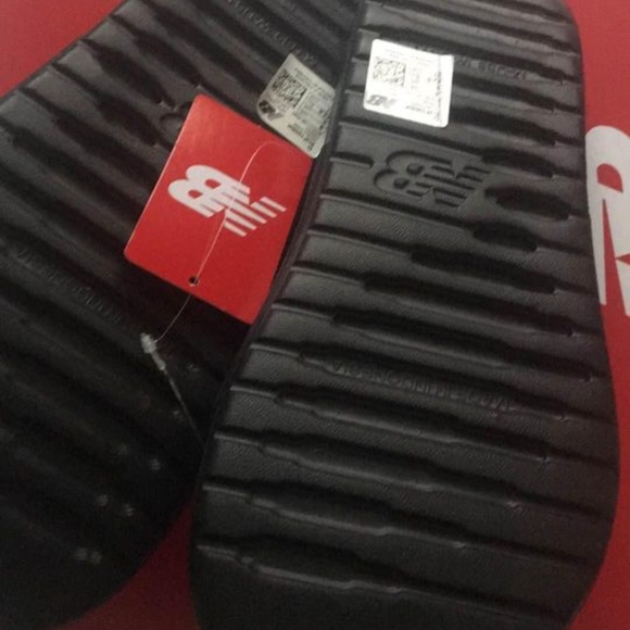 BRAND NEW men new balance black slippers / slides / sandals size US 9 - Picture 6 of 7